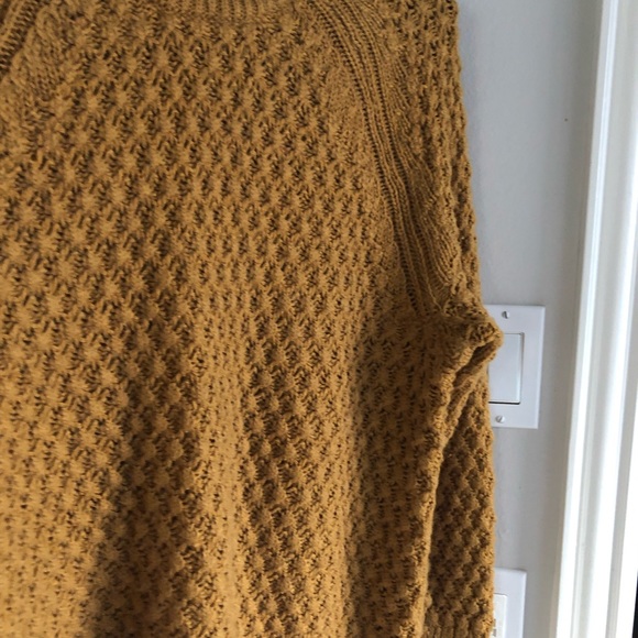 H&M Sweater - Picture 2 of 4